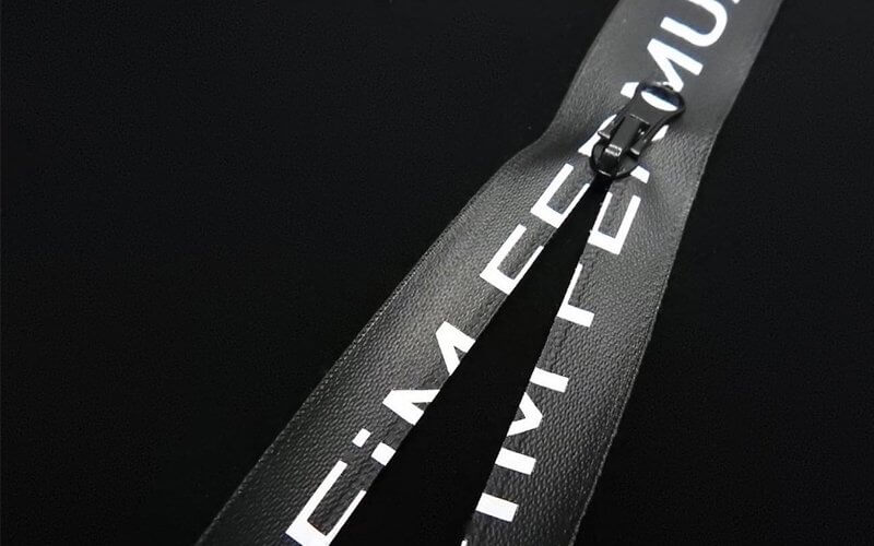 Write Anything on N7 Waterproof Zippers with Printing and Shape it According to Yourselves. 
